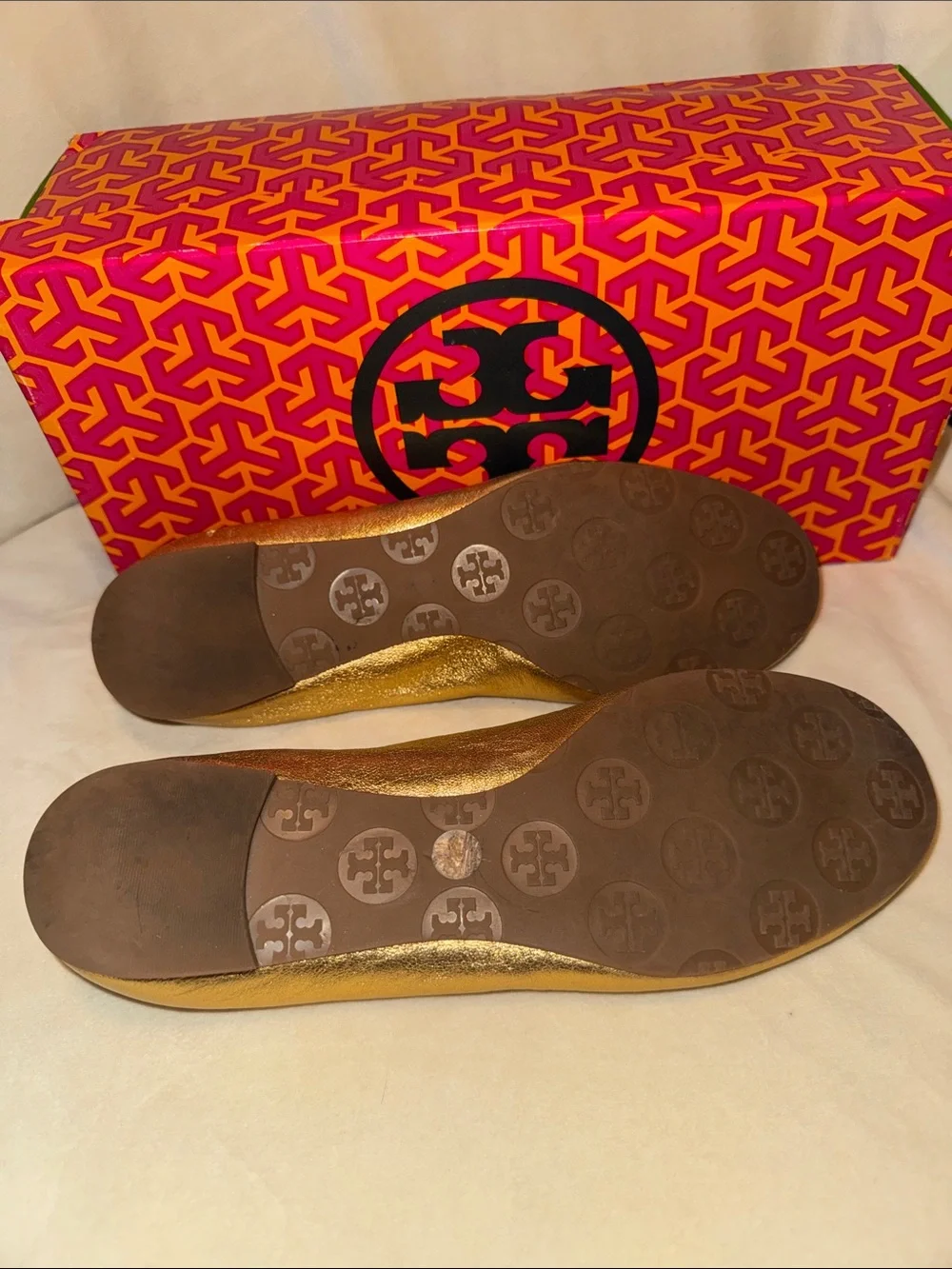 Tory Burch minor excellent